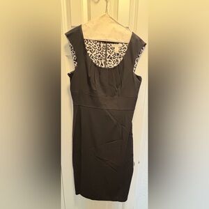 White House Black Market Women Sheath Pleated Neck Career Work
Size 10